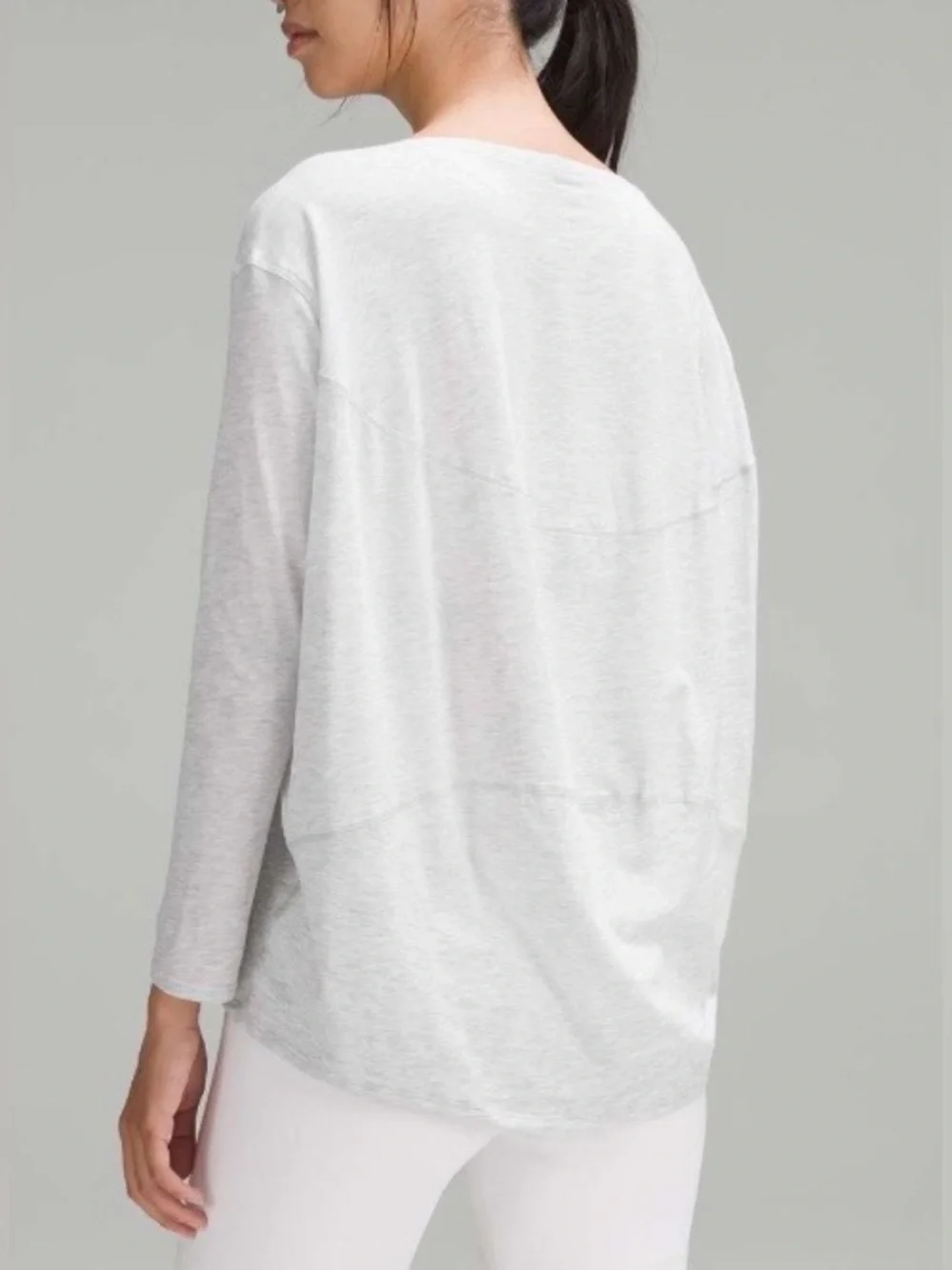 lululemon athletica gray Long-Sleeve Lightweight Top size 6